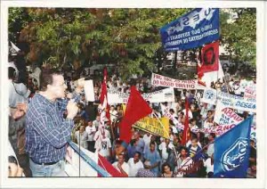 Ato em defesa do direito dos trabalhadores Ivaldo Bezerra / Lumen fev./2000