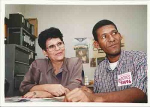 Ceres Figueiredo e assessor Fundadora da Creche Casa de Mirella e candidata a vereadora/ 2000 / Olinda (PT) foto: Ivaldo Bezerra