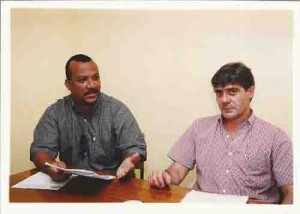 Reunião ref. horas extras c/ Diretores do SEEC/ PE e diretores do Banco Bilbao Vizcayza. E/D: Sivaldo Menezes (SEEC/PE) e direção do banco. março/ 2000. Ivaldo Bezerra