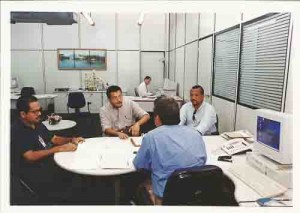 Reunião c/ o ger. reg. do HSBC – João Rufino, Expedito Solaney e Sivaldo Menezes. Diretores do SEEC-PE março/ 2000. Ivaldo Bezerra