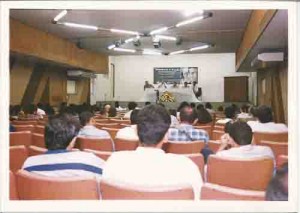 Seminário Novos Caminhos Financeiros “E nós para onde vamos? Seminário Novos Caminhos Financeiros “E nós para onde vamos?( auditório do Sindicato- abertura) – jun/2000(Foto: Beto Oliveira/Lumen)