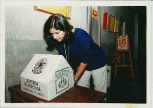 Eleições Sindicato 2000
CESC-Recife/BB Ivana Vasconcelos(Posto Efetivo) – 25/10/2000 (Foto: Sergio Figueredo/Lumen)