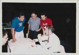 Eleições Sindicato 2000
Apuração E/D: Edmário(FEEB/Contec); Fernando(Com. Eleitoral); Miguel Correia(Sindicato) e Roberto Maraes(Pres. Junta Apuradora) - 26/10/2000(Foto: Ivaldo Bezerra)