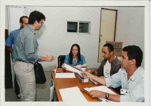 Eleições Sindicato 2000
Comissão Eleitoral, detalhes da votação: Vera, Nivaldo(Func. Do Sindicato) – 17/08/2000(Foto: Ivaldo Bezerra/Lumen)