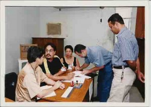 Eleições 2000
Comissão Eleitoral – Sinha, Ben-Hur, Sônia(Func. Do Sindicato) – Ago/2000(Ivaldo Bezerra/Lumen)
