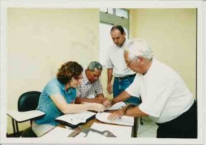 Eleições Sindicato 2000
“Seu” Irineu do Nascimento(Sócio Fundador do Sindicato), Primeiro a votar na urna da sede – 25/10/2000(Foto: Ivaldo Bezerra/Lumen)