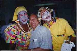 Despedida seu Luiz Ribeiro(aposentando) – Entre Catarina(Brito) e Mateus – 31/03/2000(Foto: Verônica Vasco)