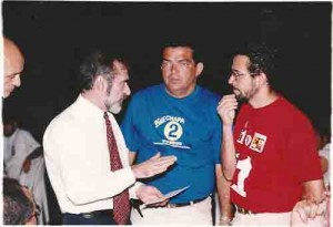 Eleições sindicais 2000 Apuração. Roberto Moraes (pres. junta apuradora), conversa com Edmário (Feeb. Contec) e Miguel Correia (sindicato). 26.10.2000 foto: Beto Oliveira /Lumen
