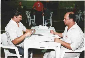 Eleições sindicais 2000/ apuração. Apuradores da chapa 2/ Ferb.-Contec (esq) e 1/ CUT (dir.) 26/10/2000 foto Ivaldo Bezerra/ Lumen