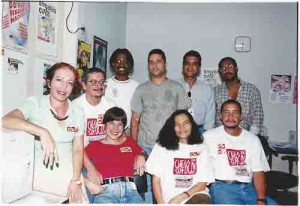 Equipe da Imprensa: em sent. horário – Sulamita Esteliam, Antônio Carlos Freire (cajá), Alexsandro Correia, Welligton Correia, Jairo Barbosa, Libório Neves, Fabiano Araújo, Laudanice Oliveira e Fabiana Coelho. Foto: Beto Oliveira/ Lumen – 05/10/2000