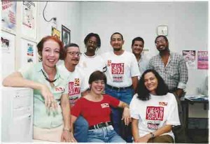 Laudenice Oliveira e Sulamita Esteliam, jornalistas do sindicato (sent. horário) ass. de Prestação de Contas 1999 ao fundo: Marlos Guedes, pres. SEEC/PE e Jorge Perez, pres. CUT/PE e dir. sind. Ivaldo Bezerra/ Lumen junho/2000