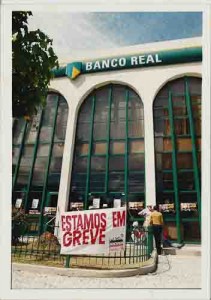 Fachada do Banco do Nordeste – Ag. Agamenon Magalhães – 18/02/2000(Foto: Ivaldo Bezerra)