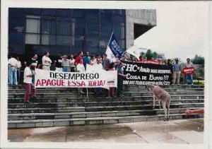 Ato na Casa da Indústria. Furum do Trab. na Indústria Recife-PE – ago/2001 (Beto Oliveira0 - LUMEN)