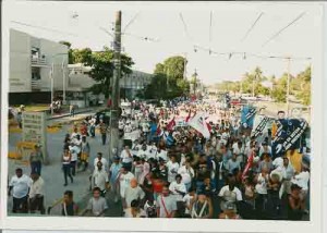 Ato em defesa das águas. Recife-PE – 19/10/2001(Beto Oliveira0 - LUMEN)