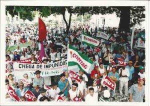 Caso Margarida Alves (líder camponesa) Protesto no dia do julgamento pelo seu assassinato. Sindicalistas e trabalhadores, unidos contra impunidade. Local: campina Grande – PB / dia 11/06/2001