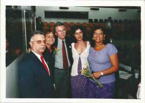 Dia da Mulher – Sessão na Câmara em homenagem à mulher: Dilson Peixoto, Luciana Azevedo (Sec. adj. planejamento), Luciano Siqueira (vice-prefeito), Andreia Britto (Coordenad. Mulher) e Suzi Rodrigues. Foto: Beto Oliveira / Lumen 08/03/2001
