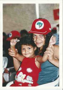 Dia da Mulher – Mãe trabalhadora rural durante Ato das Mulheres do MST. Clube da Chesf / 07.03.2001 foto: Ivaldo Bezerra/ Lumen