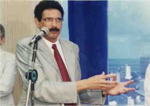 Prefeito João Paulo sanciona lei das filas – 19/10/2001(Foto: Beto Oliveira/Lumen)