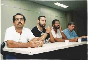 Reunião do Sindicato com Jorge Coletto Banco Itaú – 18/12/2001. João Rufino, José Írio, Marcelo Ferreira e Manoel Spinelli (diretores SEEC-PE) foto: Beto Oliveira - Lumen