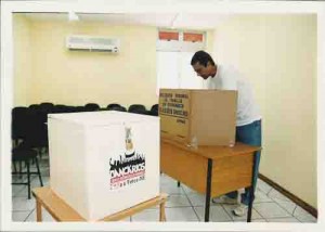 Seminário Estadual dos Bancáriuos e Assembléia de Prestação de Contas 2000 (Segurança e Terceirização) – Auditório do Sindicato dos Bancários data: 19/05/2001 foto: Beto Oliveira