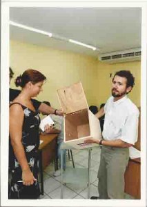 Seminário Estadual dos Bancáriuos e Assembléia de Prestação de Contas 2000 (Segurança e Terceirização) votação pelo reajuste da contribuição sindical – Auditório do Sindicato dos Bancários data: 19/05/2001 foto: Beto Oliveira