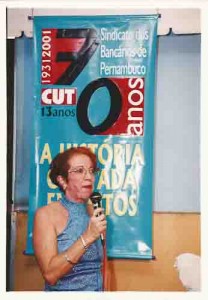 Comemoração 70 anos do Sindicato. Assessora de Comunicação do Sindicato Sulamita Esteliam. dia 26 de outubro 2001 foto: Beto Oliveira/ Lumen