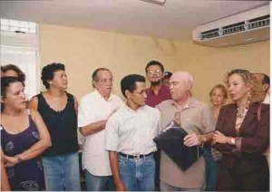 Comemoração 70 anos do Sindicato. Diretores Homenageados: Miguel Correia (2000-03), Roberto Leandro (91-94), Gilberto Azevedo (59-61), Marlos Guedes (97-2000) Milton Persivo (51-53), Darcy Leite (pré.-68), Irineu Nascimento (sócio fundador) e  Aganjur (filho de Marcus Pereira 88-90). dia 26 de outubro 2001 foto: Beto Oliveira/ Lumen