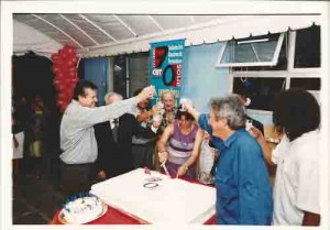 Comemoração 70 anos do Sindicato. Diretores Homenageados: Miguel Correia (2000-03), Roberto Leandro (91-94), Gilberto Azevedo (59-61), Marlos Guedes (97-2000) Milton Persivo (51-53), Darcy Leite (pré.-68), Irineu Nascimento (sócio fundador) e  Aganjur (filho de Marcus Pereira 88-90). dia 26 de outubro 2001 foto: Beto Oliveira/ Lumen