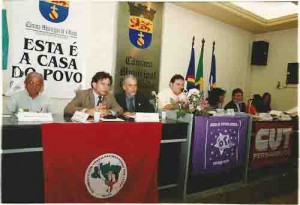 Ato Público pelo julgamento dos mandantes e assassinos de Margarida Alves – Líder Sindical local: Câmara Municipal de Olinda (01/06/2001) foto: Ivaldo Bezerra