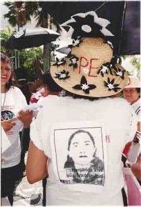 Protestos reunindo sindicalistas, trabalhadores rurais e urbanos, e sociedade, no dia do julgamento do assassinato de Margarida Alves (líder camponesa) local: Campina Grande - PB