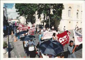 Caso Margarida Alves (líder Camponesa) protestos no dia do julgamento pelo seu assassinato, sindicalistas e trabalhadores unidos contra impunidade. Local: Campina Grande – PB dia: 11/06/2001