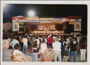 Comemoração do dia do Trabalho – Marco Zero(Recife Antigo) – 01/05/2001(Foto: Ivaldo Bezerra)