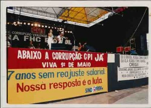 Comemoração do dia do Trabalho – Marco Zero(Recife Antigo) – 01/05/2001(Foto: Ivaldo Bezerra)