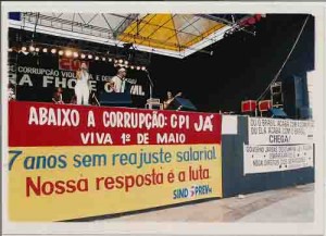 Comemoração do dia do Trabalho – Marco Zero(Recife Antigo) – 01/05/2001(Foto: Ivaldo Bezerra)