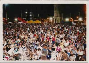 Comemoração do dia do Trabalho – Marco Zero(Recife Antigo) – 01/05/2001(Foto: Ivaldo Bezerra)