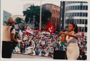 Comemoração do dia do Trabalho – Marco Zero(Recife Antigo) – 01/05/2001(Foto: Ivaldo Bezerra)