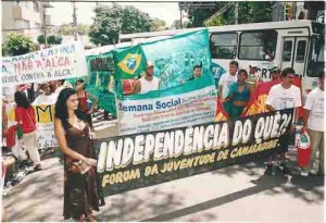 8º Grito dos excluídos – Soberania não se Negocia. Jovens participam ativamente da caminhada data: 07/09/2002 Foto: Beto Oliveira/Lumen