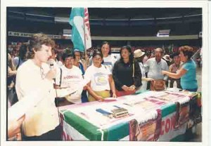 Lançamento do selo em homenagem à mulher – Parceria SOS Corpo e Correios. 8 de março de 2002, no Geraldão. Foto: Beto Oliveira/ Lumen
