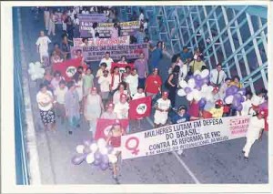 Homenagens e protestos – Dia Internacional da Mulher  8 de março/2002 - Lumen