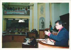 Protesto na Câmara contra outorga do título de cidadão pernambucano ao presidente da Caixa, Emilio Carazzai 21 de março de 2002 foto: Beto Oliveira/Lumen