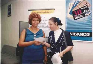 Reintegração da funcionária lesionada Jovina Aragão, do Unibanco 21/06/2002 foto: Ivaldo bezerra /Lumen