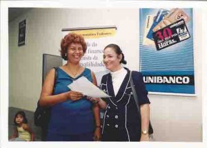 Reintegração da funcionária lesionada Jovina Aragão, do Unibanco 21/06/2002 foto: Ivaldo bezerra /Lumen