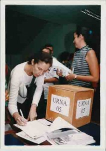 Votação do balanço financeiro e previsão orçamentária 2002 – 15/maio/2002 (Foto: Ivaldo Bezerra/Lumen)