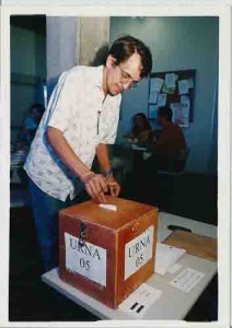 Votação do balanço financeiro e previsão orçamentária 2002 – 15/maio/2002 (Foto: Ivaldo Bezerra/Lumen)