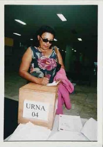 Votação do balanço financeiro e previsão orçamentária 2002 – 15/maio/2002 (Foto: Ivaldo Bezerra/Lumen)