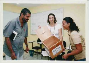 Votação do balanço financeiro e previsão orçamentária 2002 – 15/maio/2002 (Foto: Ivaldo Bezerra/Lumen) APURAÇÃO