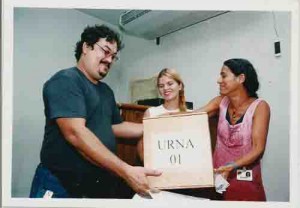 Votação do balanço financeiro e previsão orçamentária 2002 – 15/maio/2002 (Foto: Ivaldo Bezerra/Lumen) APURAÇÃO