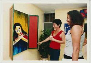 Sexta Básica Prefeita de Olinda, Luciana Santos, aprecia Exposição Benil Lustosa  – març/2002(Foto: Beto Oliveira/Lumen)