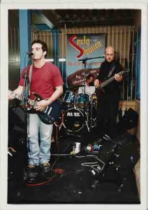 Sexta Por Rock – Sindicato dos Bancários
 Grupo Toten(Rock Progressivo - 26/04/2002(Foto: Alexandre Albuquerque/Lumen)