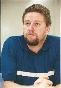 3º congresso da FETEC/NE – 12 a 12/04/2002 D/E: Alciney Rodrigues – economista e técnico do DIEESE Ivaldo Bezerra/ Lumen em Recife.